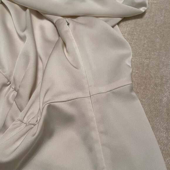 J. Crew Satin Long Sleeve Peplum Blouse Sz6 Ivory Old Money Lux - Picture 8 of 8